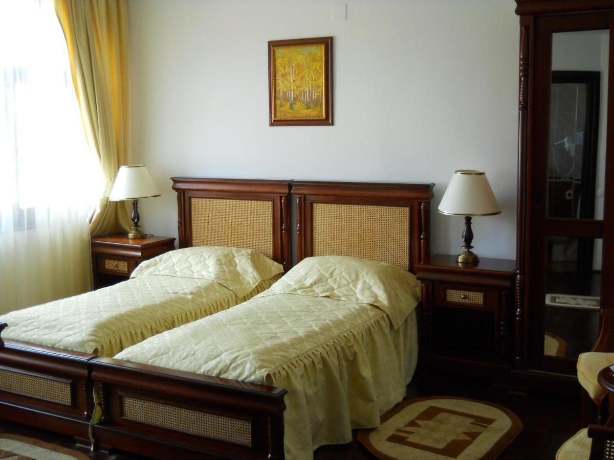 多米斯卡酒店 Curtea de Argeş 客房 照片